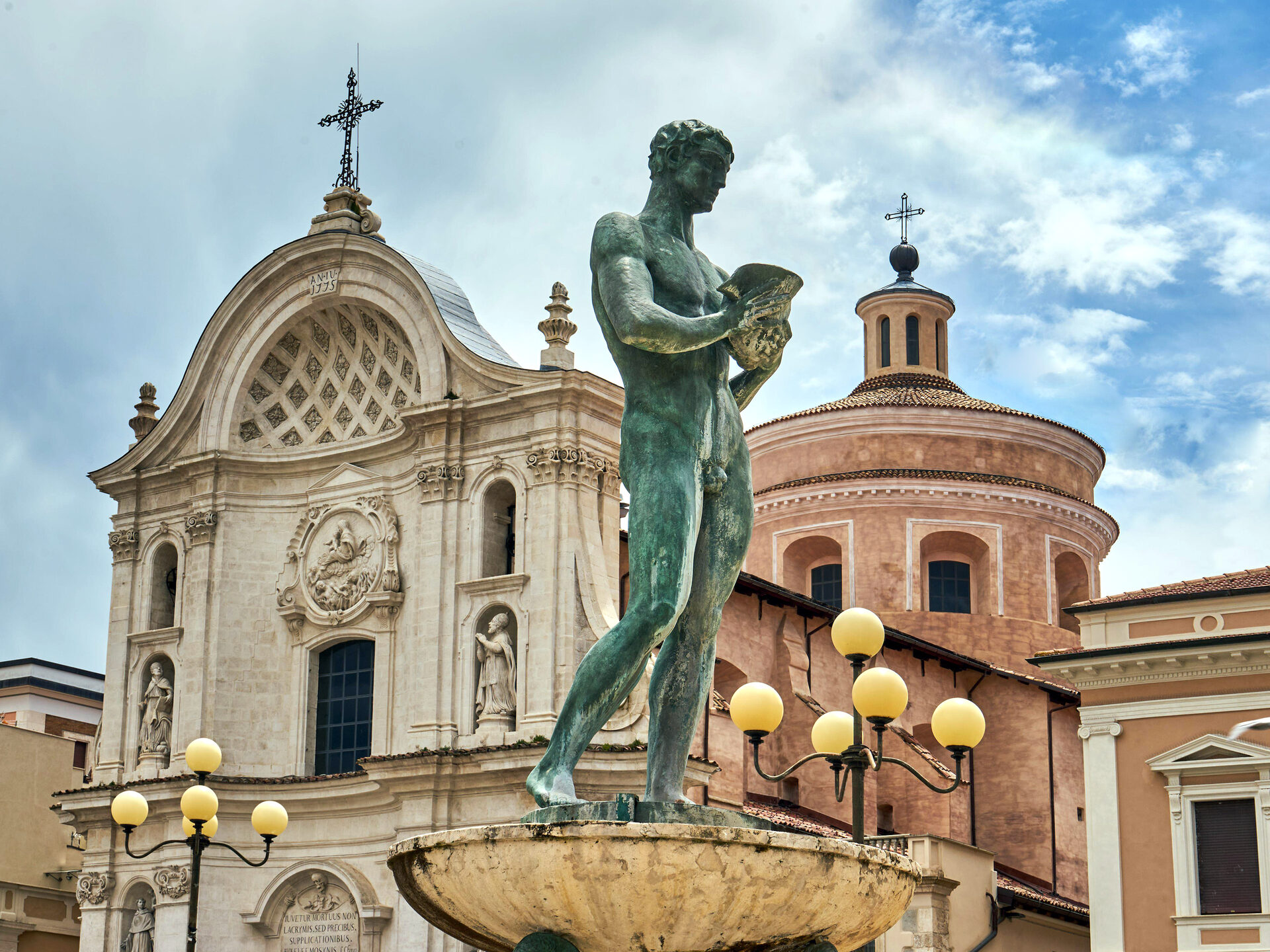 Piazza del Duomo, L'Aquila
